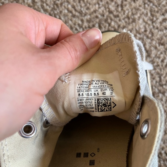 Light grey Converse - Picture 4 of 5
